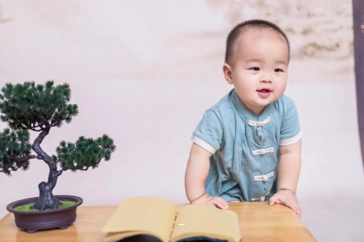 双峰怀孕初期肚子紧绷